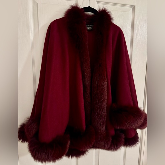 Sofia Cashmere Cervinia Fox Fur Trimmed Burgundy Garnet Red Cape - Petite Length - Picture 4 of 13